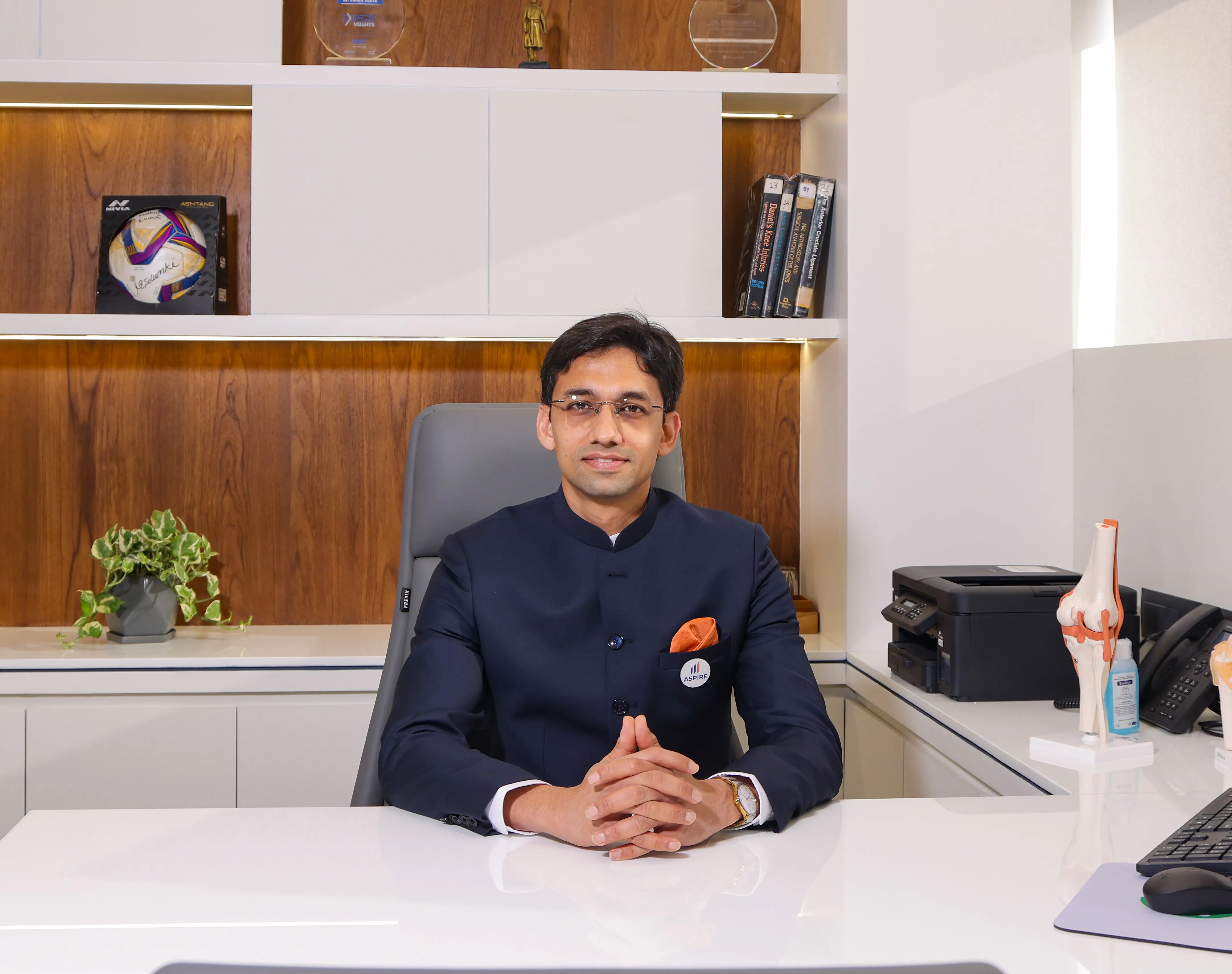 Dr. Rohan Vakta